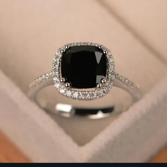 🖤🖤HOST PICK🖤🖤BEAUTIFUL!! BLACK   AMETHYST Halo Cut Ring with Tiny CZ'S - Picture 2 of 13